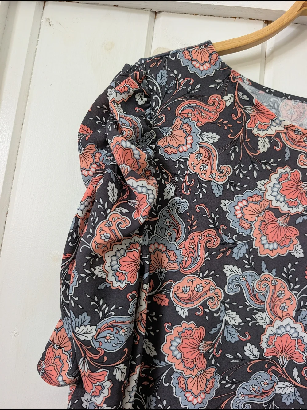 LOFT women's blouse with a whimsical floral + Paisley Pattern Size L